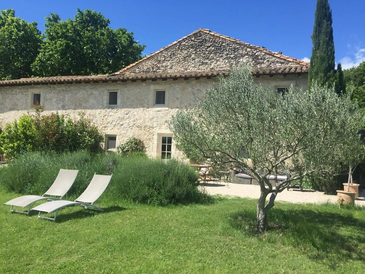 Holiday home Maison De Charme Dans Domaine 17Eme Tarascon