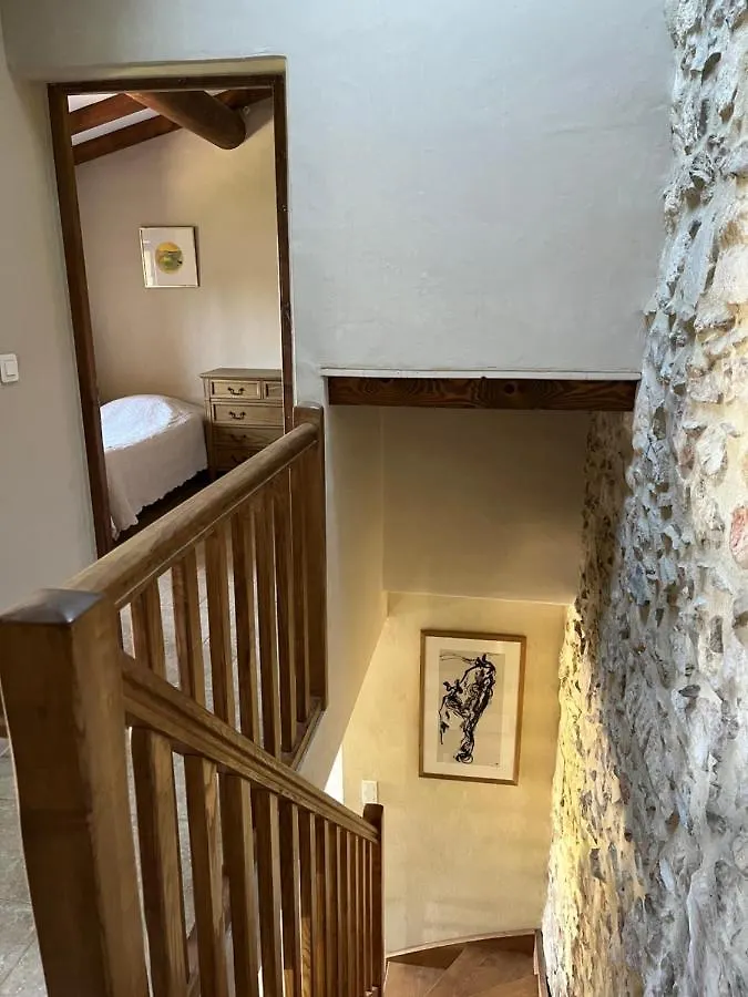 Holiday home Maison De Charme Dans Domaine 17Eme Tarascon