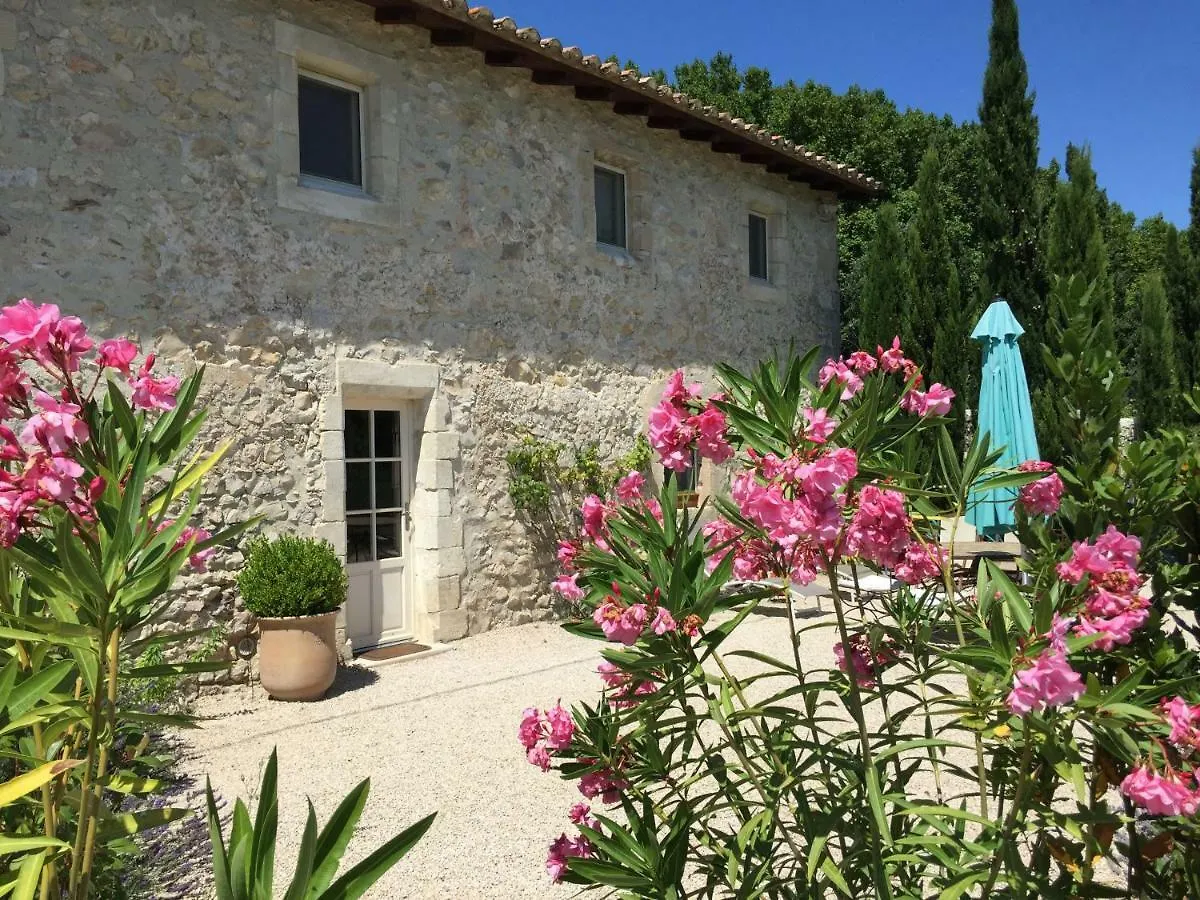 Holiday home Maison De Charme Dans Domaine 17Eme Tarascon